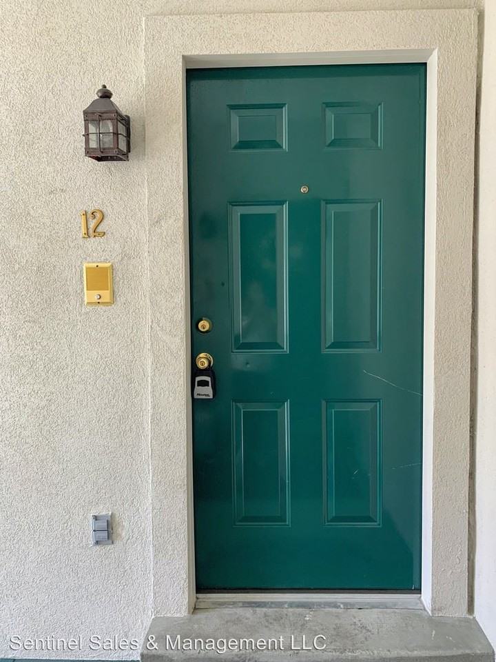 4980 N University Ave. #12 - Photo 2 of 27
