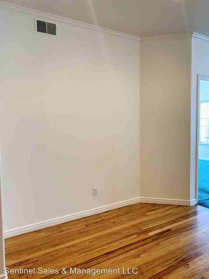 4980 N University Ave. #12 - Photo 3 of 27