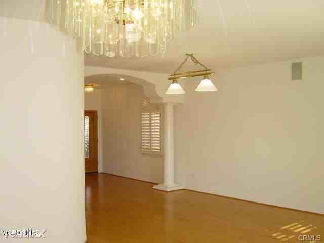 1046 Cactus Ct - Photo 2 of 10
