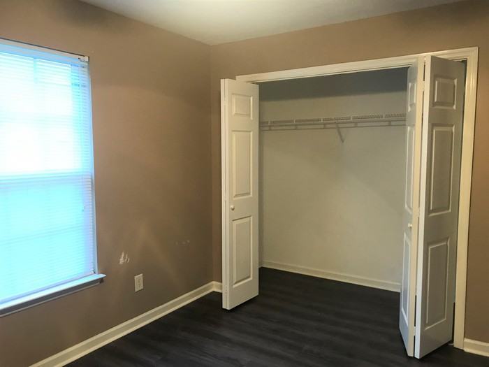 312 Withers Street West - Photo 2 of 14