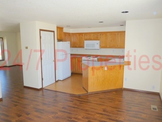 5515 Broadway Street - Photo 3 of 11