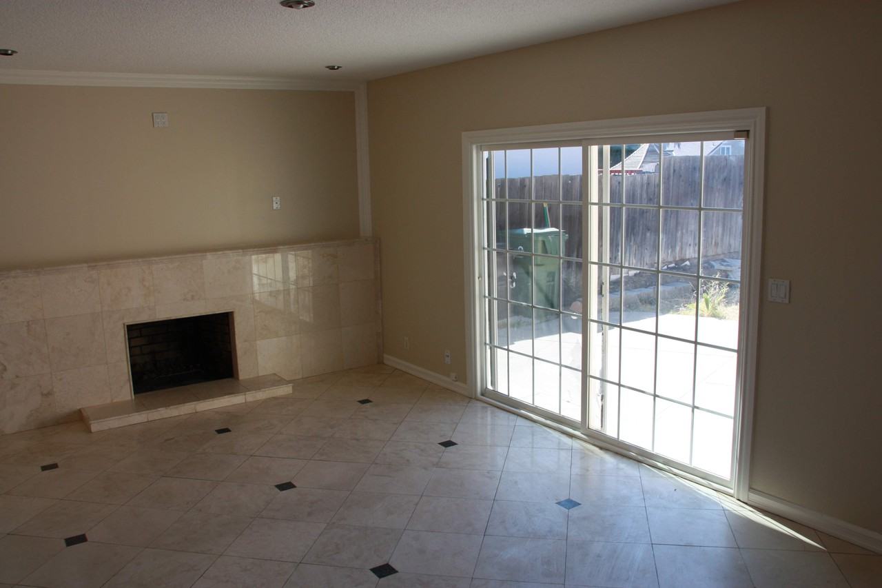 352 Skyway Dr - Photo 3 of 6