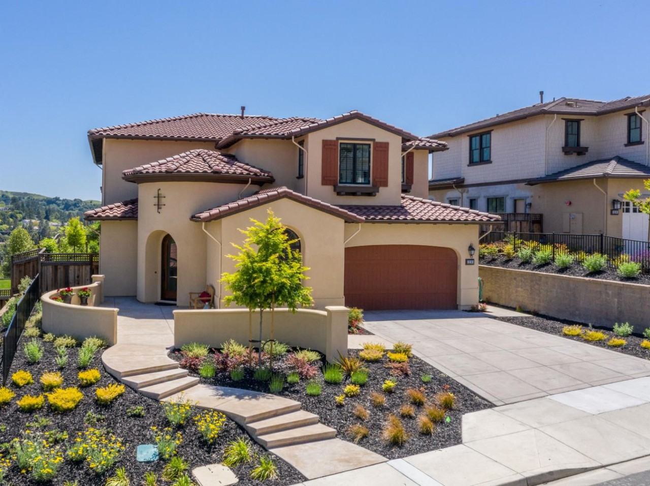 218 Willowbrook Ln - Photo 2 of 39