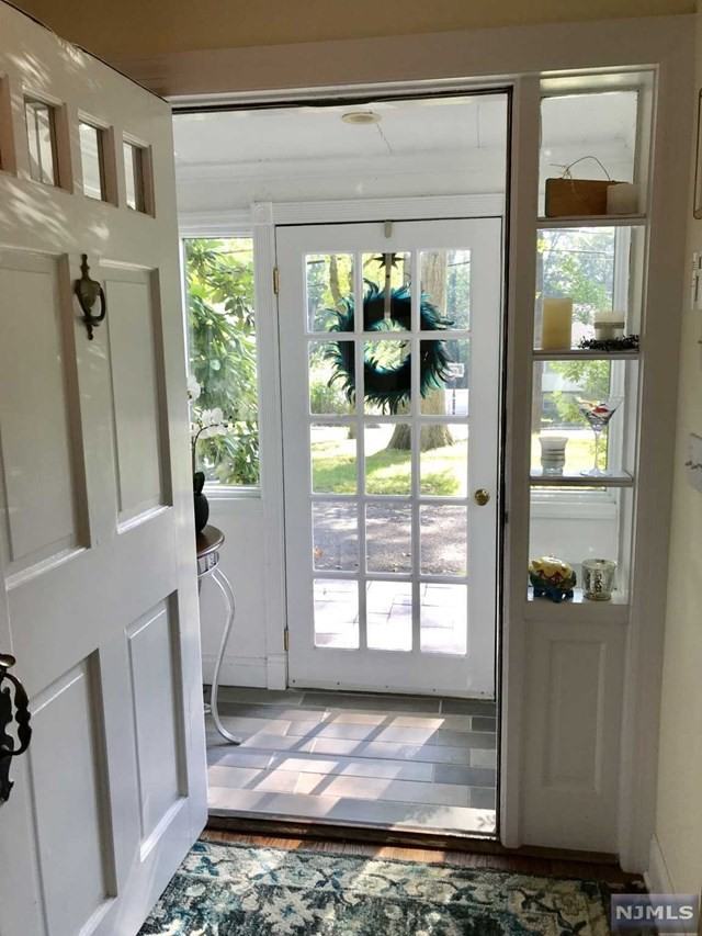 105 Pascack Road - Photo 3 of 22