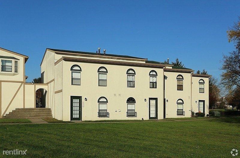 4245 Appian Way West - Photo 2 of 17