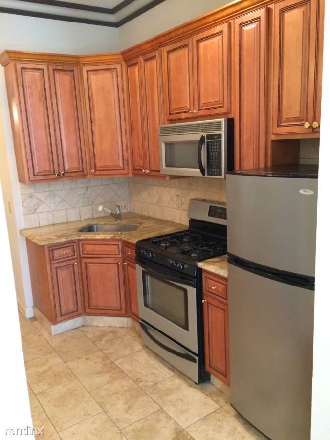 606 S 16th St - Photo 3 of 19