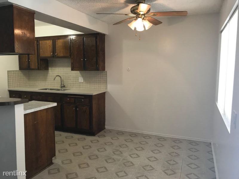 6136 Woodlawn Ave C - Photo 2 of 2