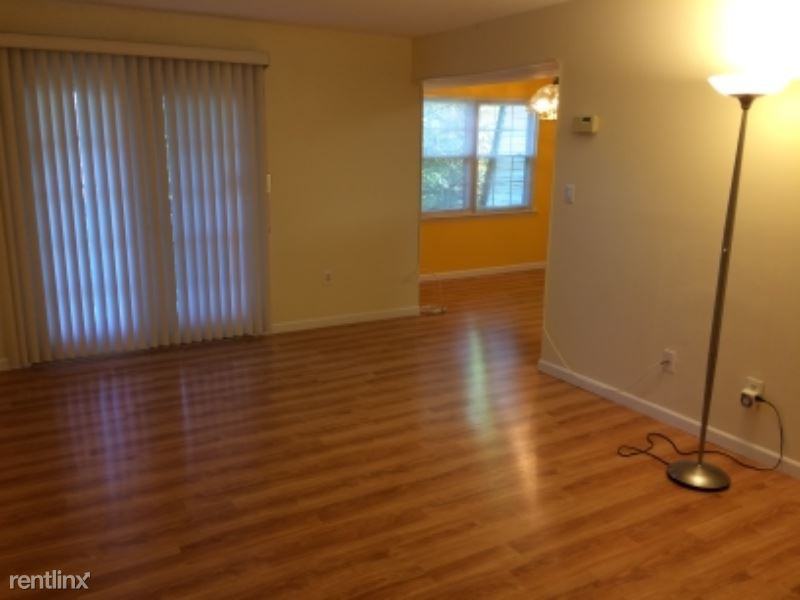 900 Green Hollow Dr 907 - Photo 2 of 17