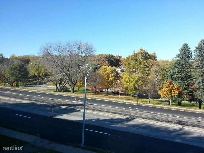 3323 Cuming St 4 - Photo 3 of 13