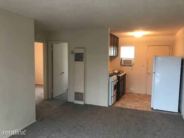 704 Hopkins St - Photo 2 of 6