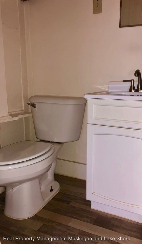 1948 Reynolds Street - Photo 2 of 6