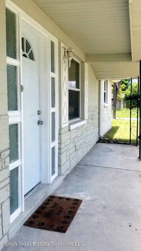 2329 Chancery Dr - Photo 3 of 23