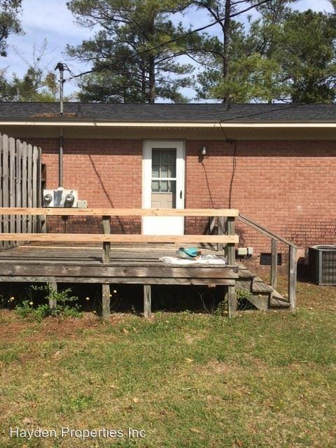 133 Jacobs Lane - Photo 2 of 9