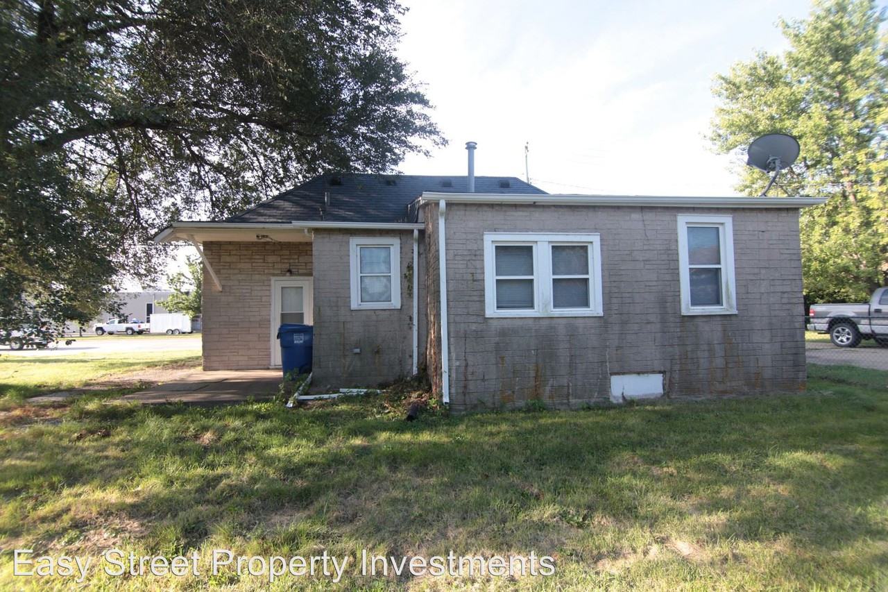 3917 26th Ave. - Photo 3 of 17