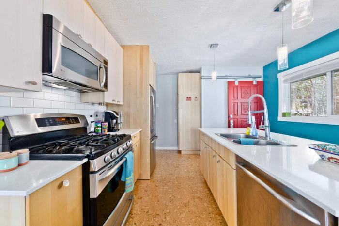 3327 35 Avenue Sw - Photo 3 of 31