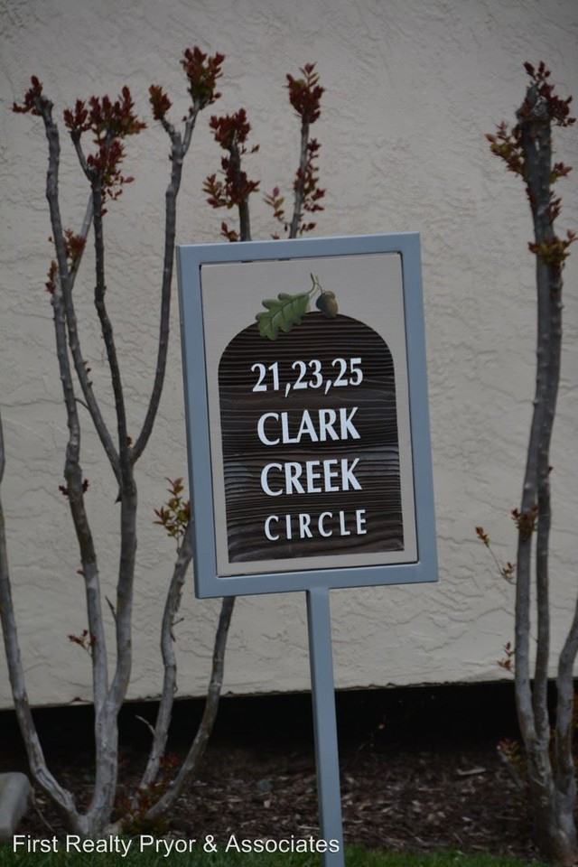 21 Clark Creek Circle - Photo 2 of 26