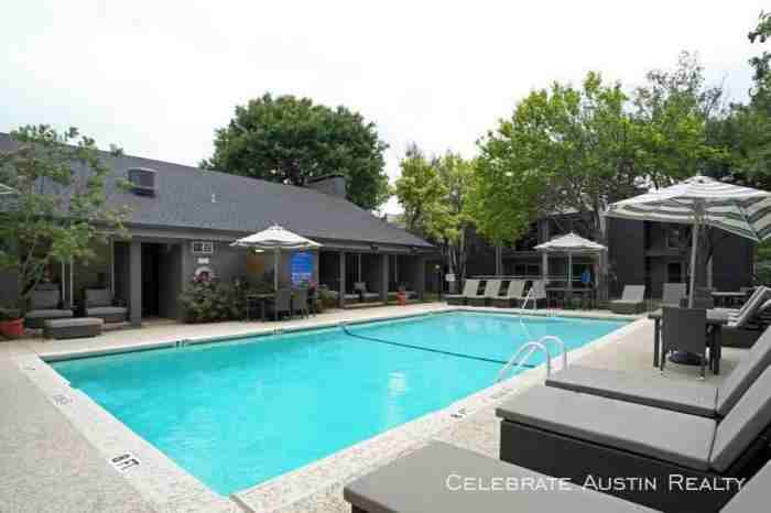 1300 S Pleasant Valley