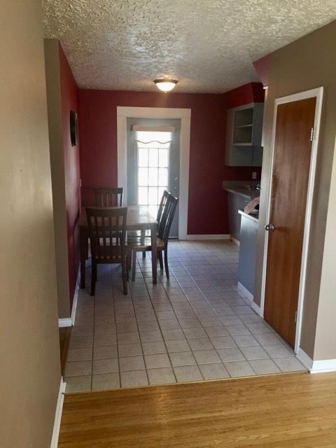 28 Cameron Cres - Photo 3 of 14