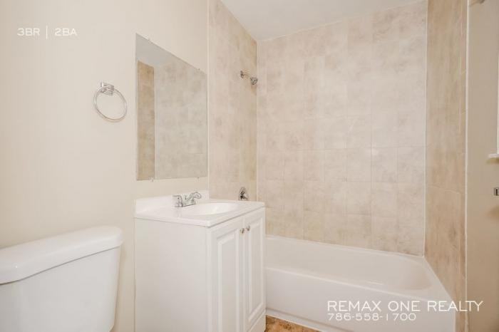 5277 Nw 192nd Ln - Photo 3 of 9