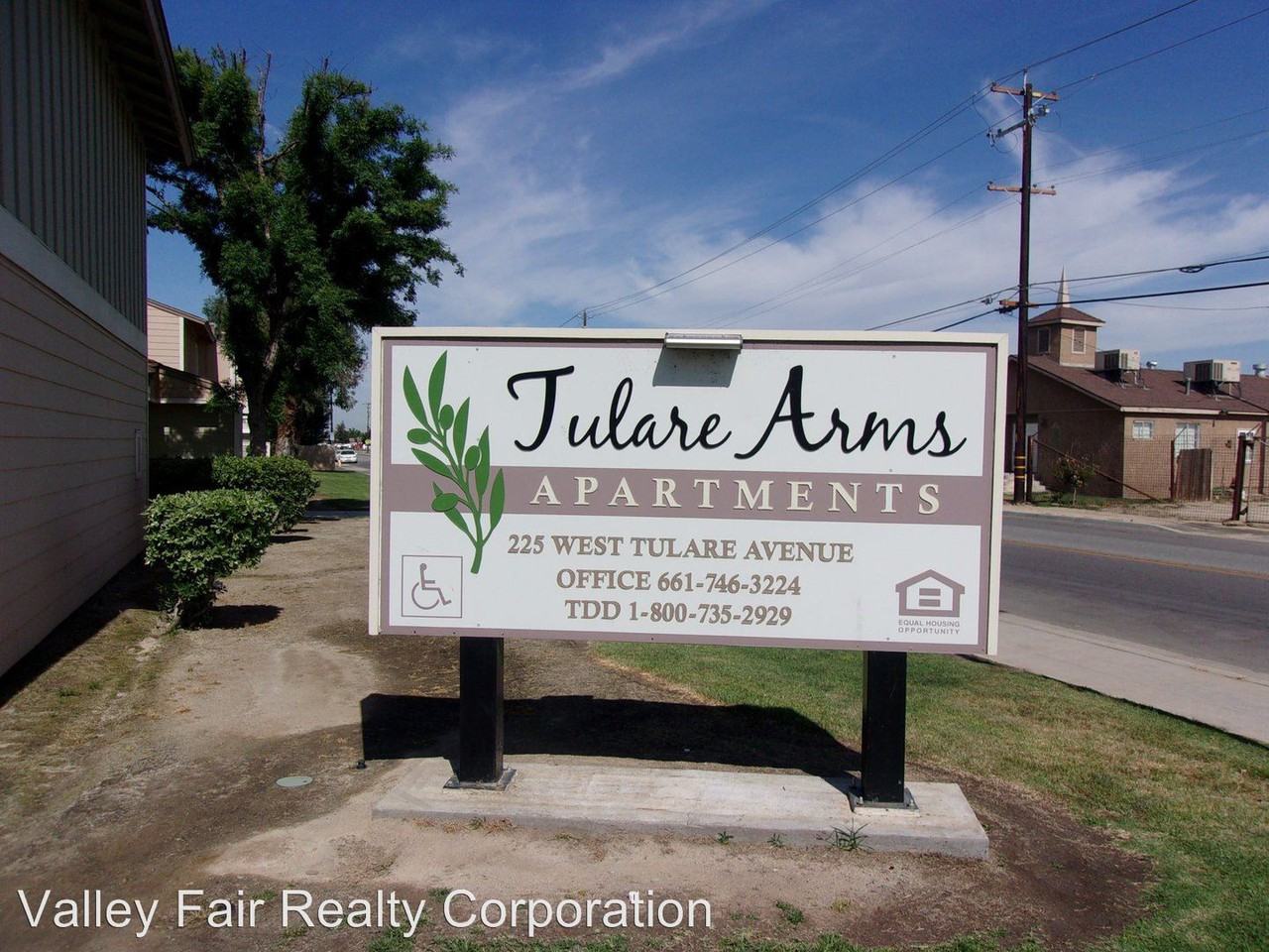 225 WEST TULARE AVE - Photo 2 of 12