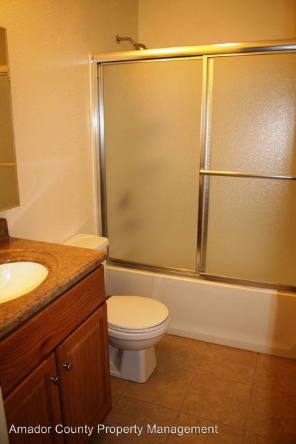 8365 Stevenson St - Photo 3 of 6