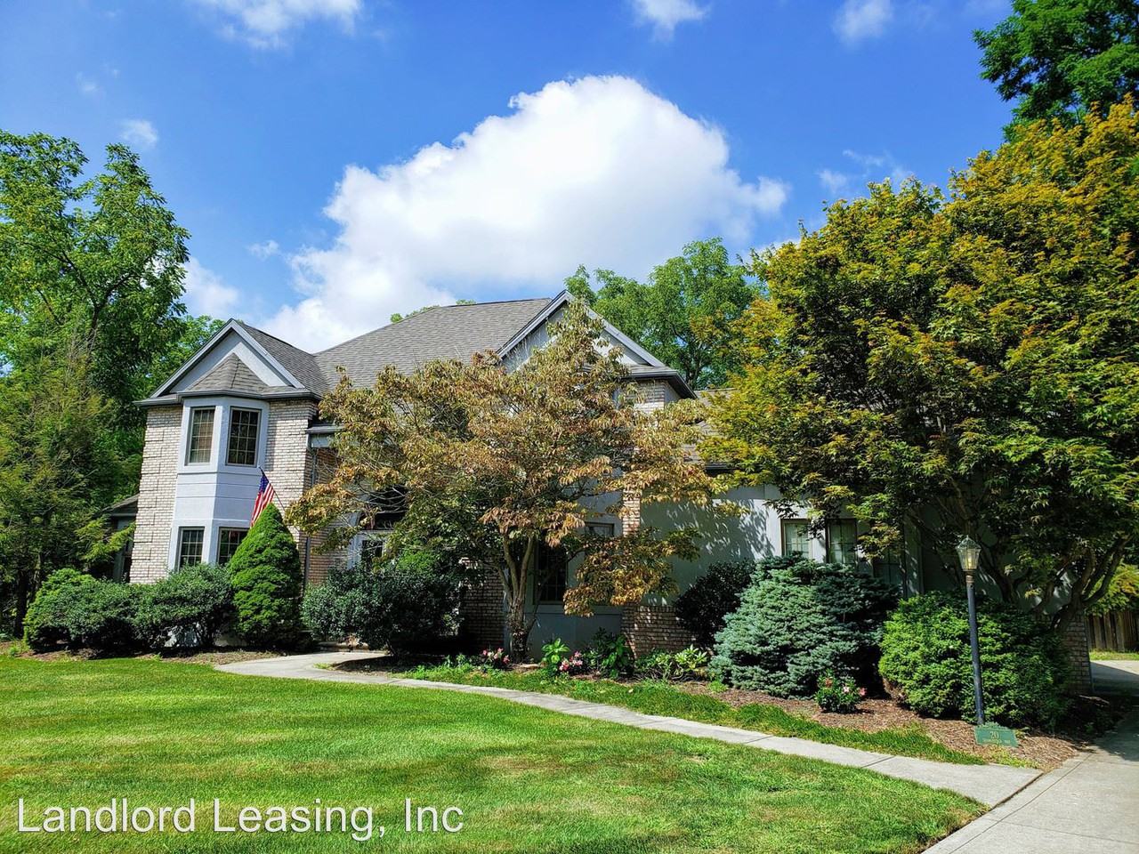 20 Stonehedge Way - Photo 2 of 32