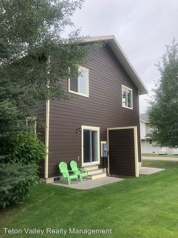 332 Forest View Drive - Photo 3 of 3