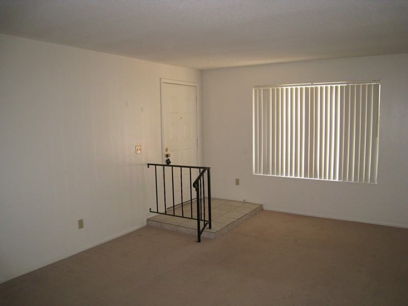 3026 W Evans Dr - Photo 3 of 14