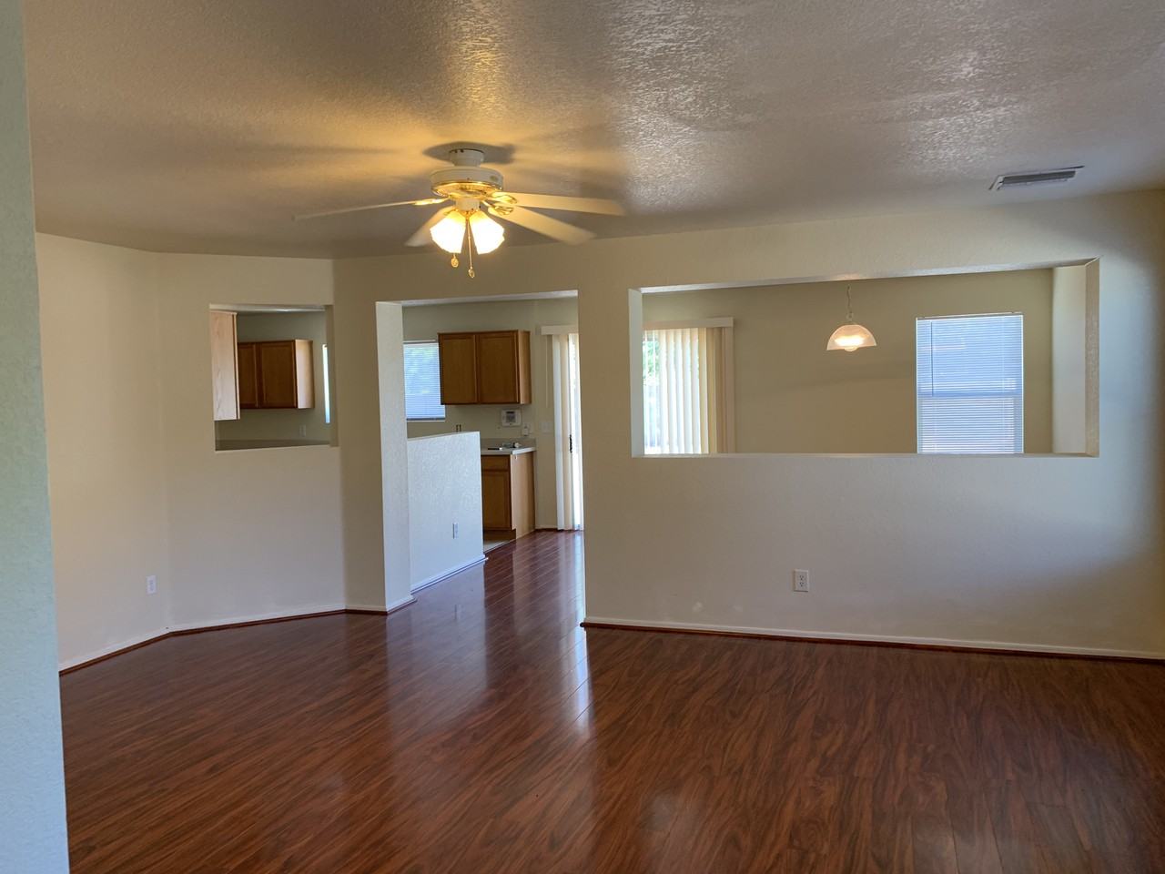 501 W Hammerhead Way - Photo 2 of 28