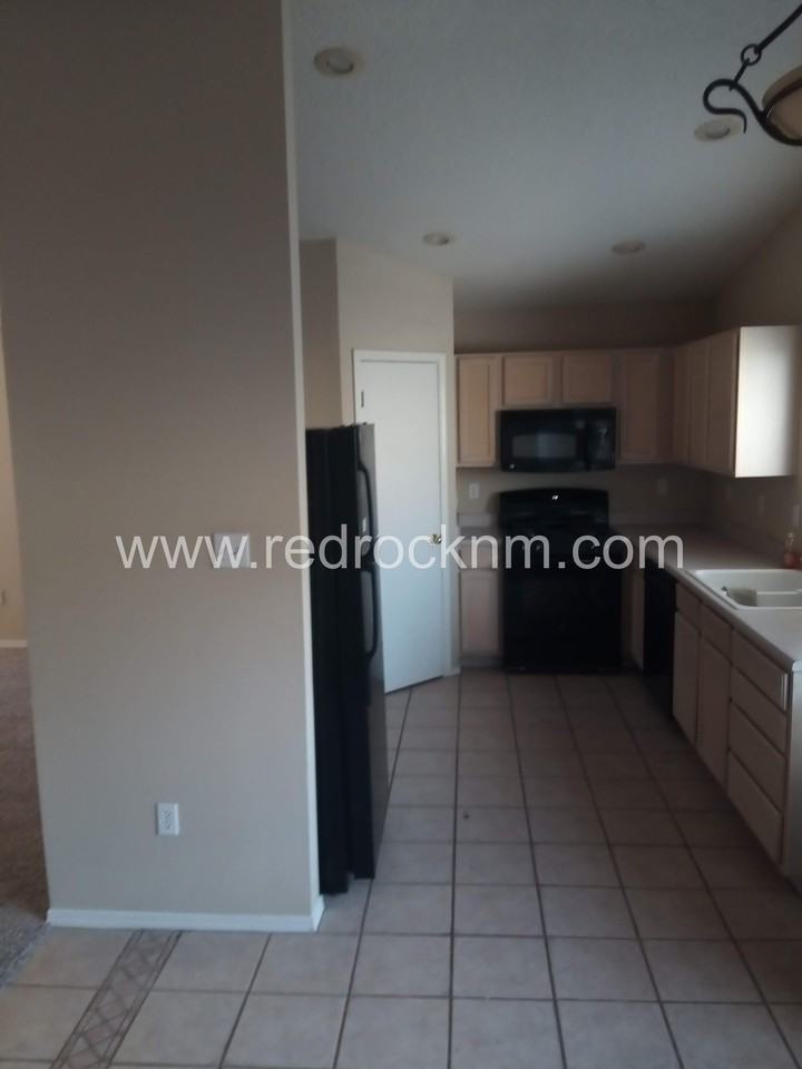 6028 Maddux Pl Nw - Photo 3 of 18