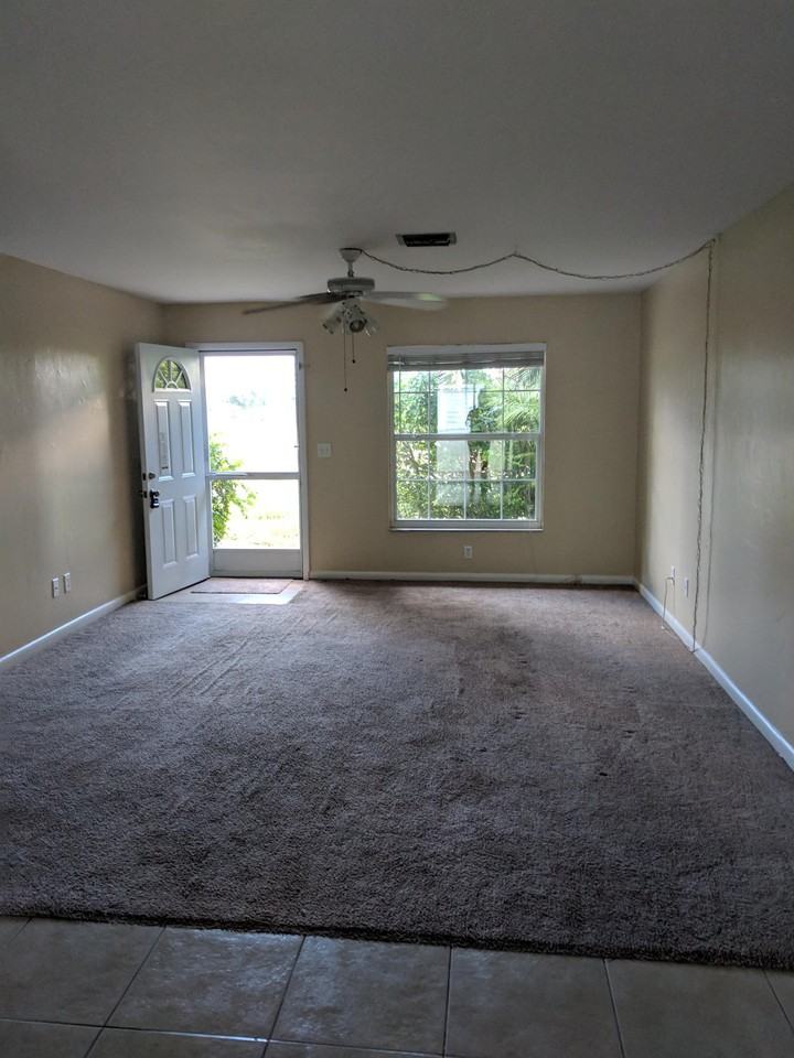 739 NE 7th Pl - Photo 2 of 9