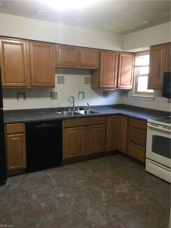 1391 E Tanners Creek Drive - Photo 2 of 8