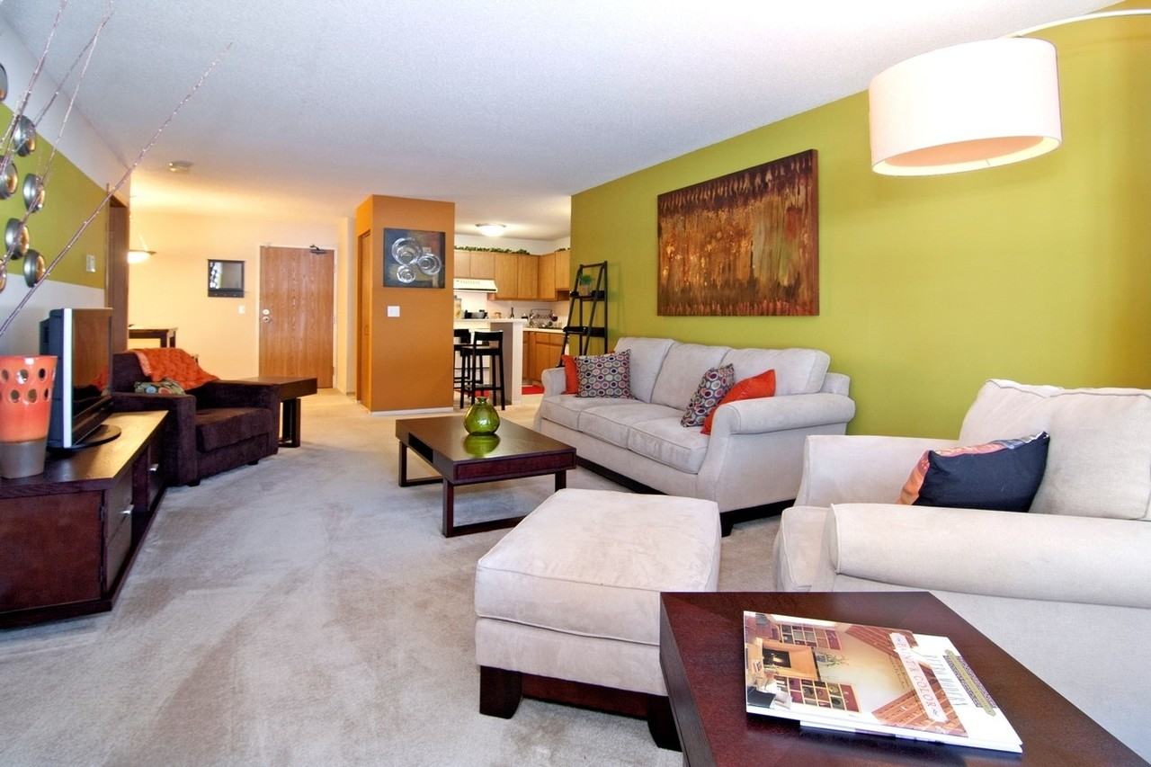 1300 W Old Shakopee Rd #321, Minneapolis, MN 55431 1 ...