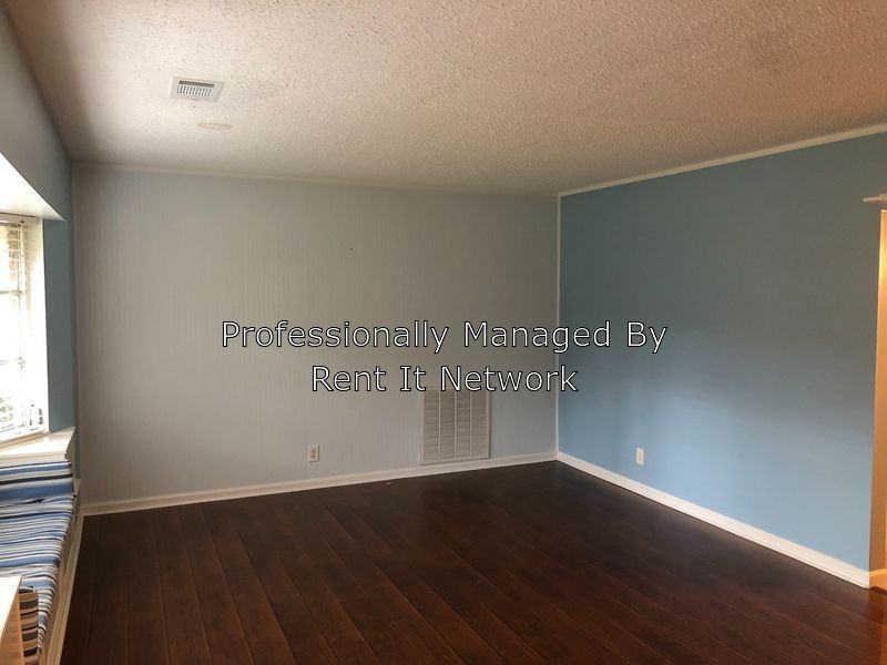 14928 Newport Rd - Photo 2 of 16