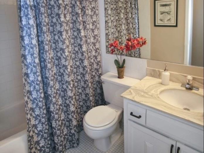 W 32nd St #314 - Photo 3 of 5