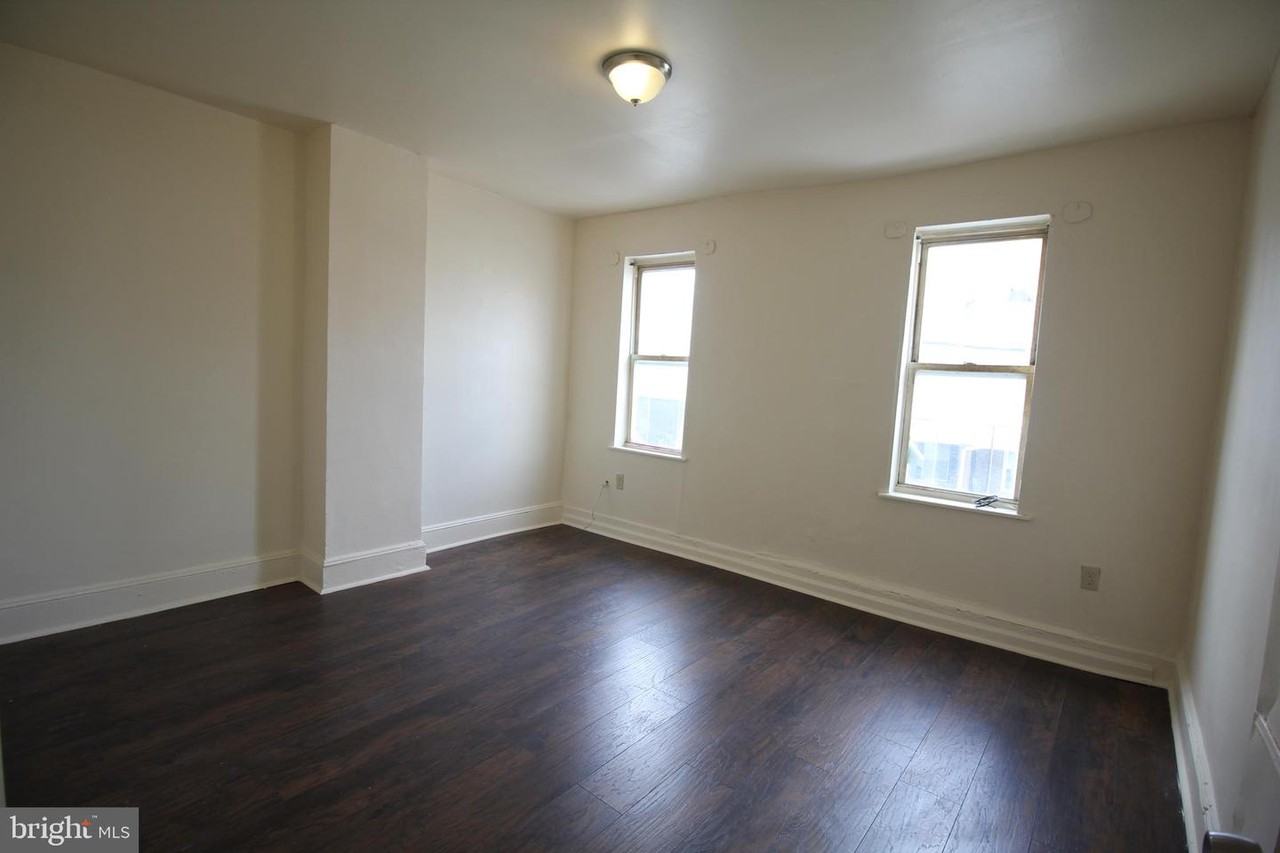 414 N Olden Avenue - Photo 3 of 22