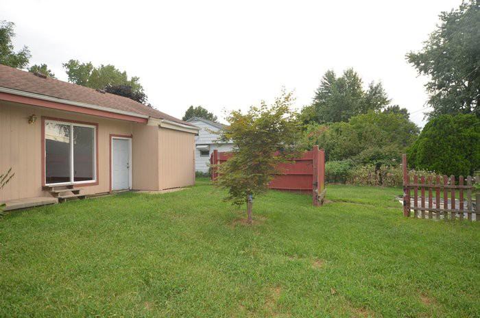 403 Shawn Drive - Photo 3 of 22