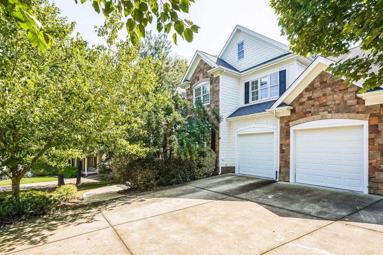 216 Hein Dr - Photo 3 of 19