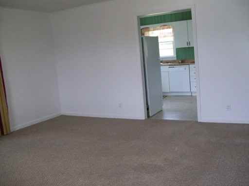 180 Hixon Cir - Photo 3 of 13