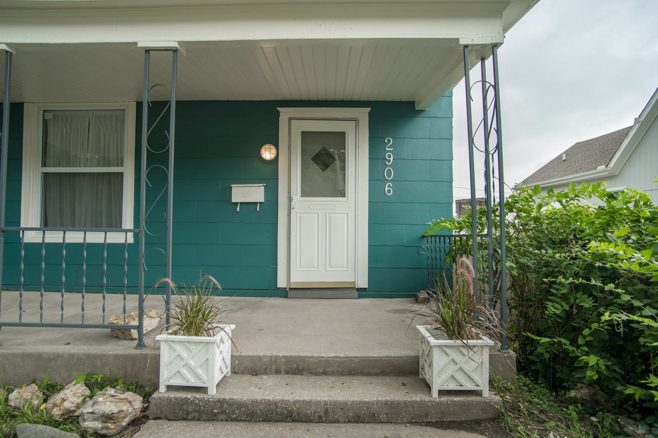 2906 Jarboe Street - Photo 3 of 23