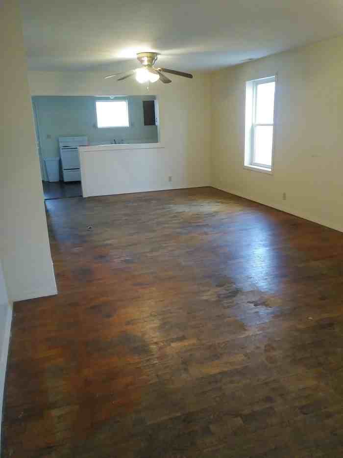 706 Missouri Street - Photo 2 of 10