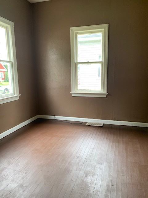 710 South Locust Street - Photo 3 of 8