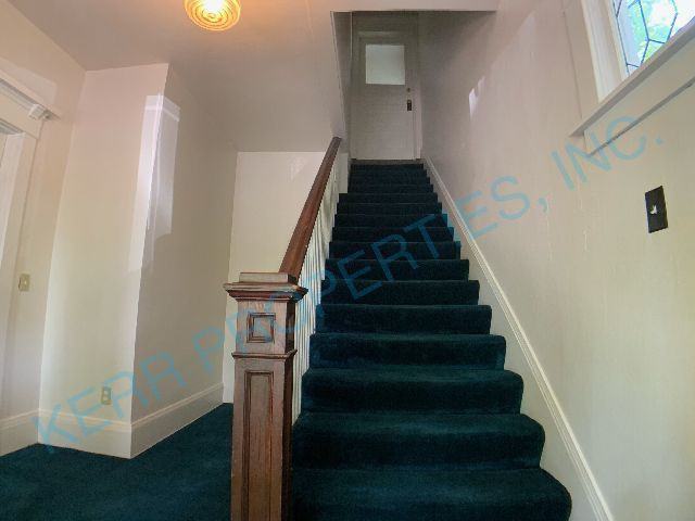 1615 Southeast 33rd Avenue - Photo 2 of 18