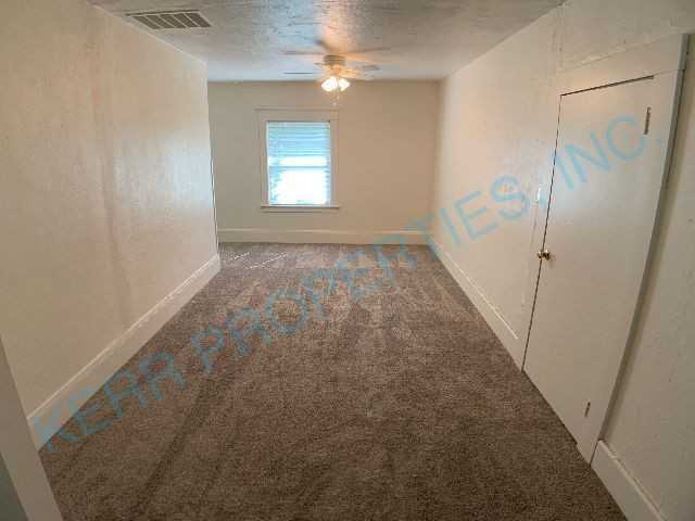 1615 Southeast 33rd Avenue - Photo 3 of 18