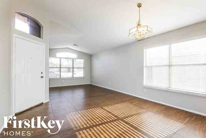 10237 West Jessie Lane - Photo 3 of 15