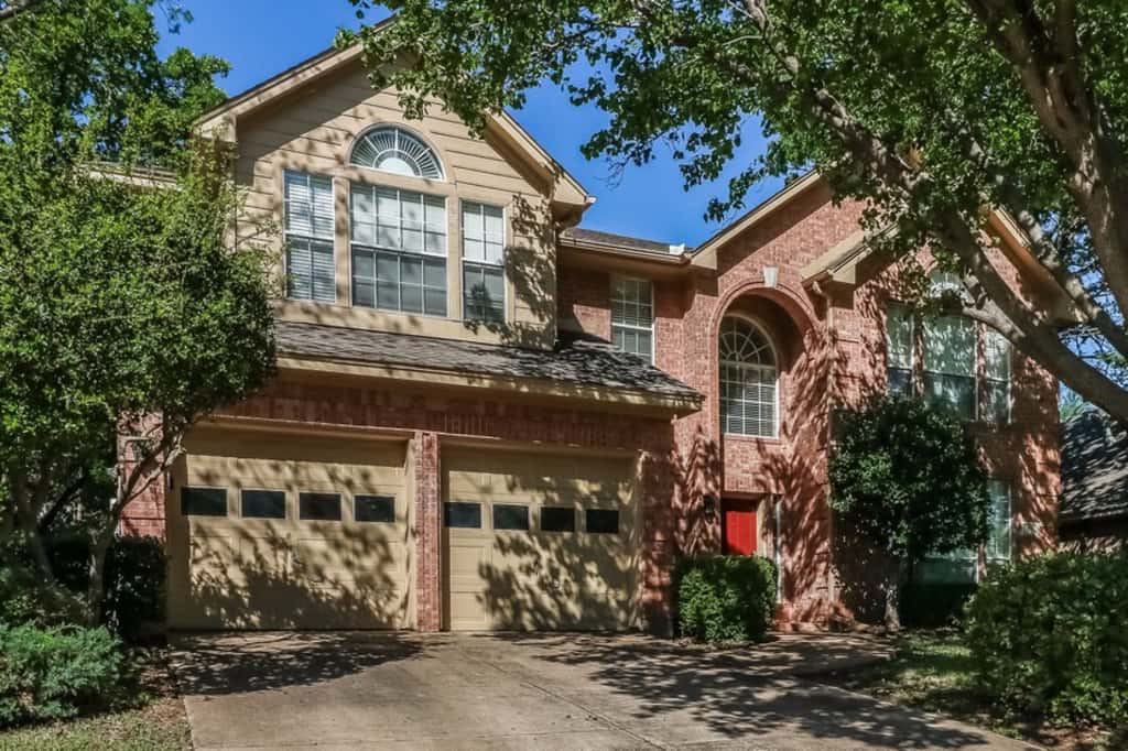 2711 Cobblestone Dr - Photo 2 of 24