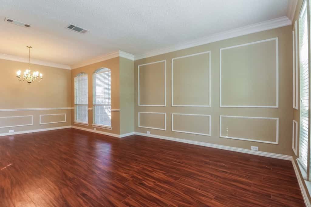 2711 Cobblestone Dr - Photo 3 of 24