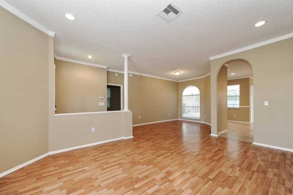 11546 Glenmont Dr - Photo 2 of 23