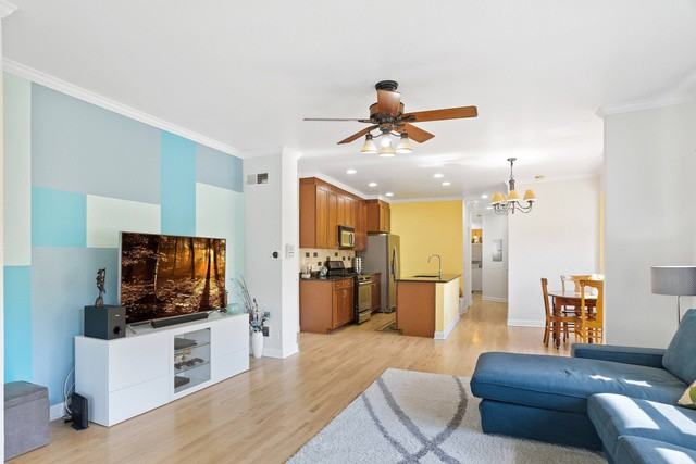 395 Delaplaine #2W - Photo 3 of 17