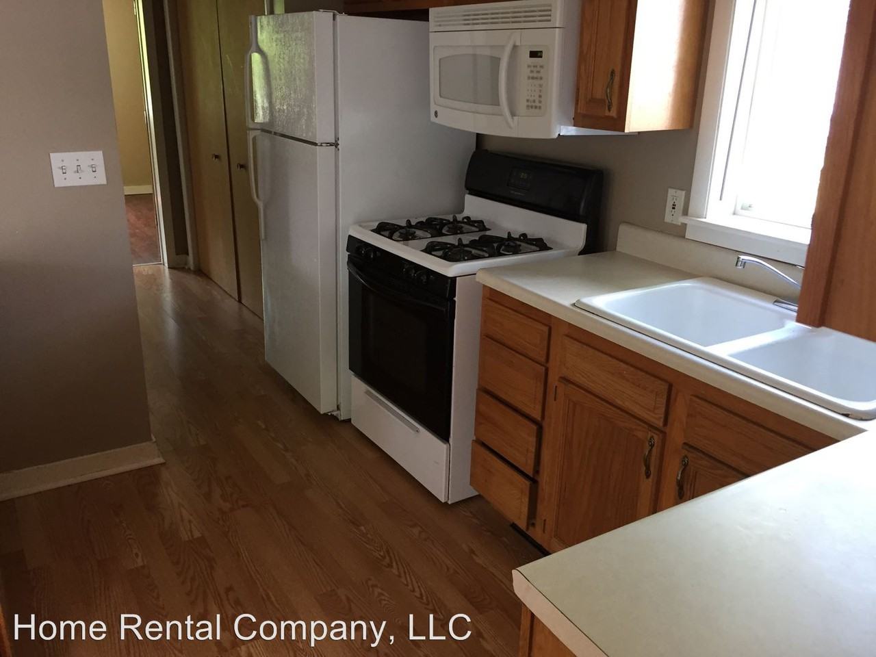 977 Frederick Ave Nw - Photo 3 of 14